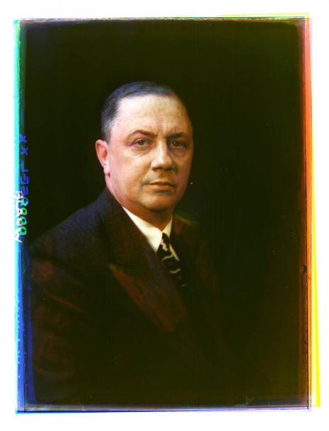 004threecolor 465 609 int